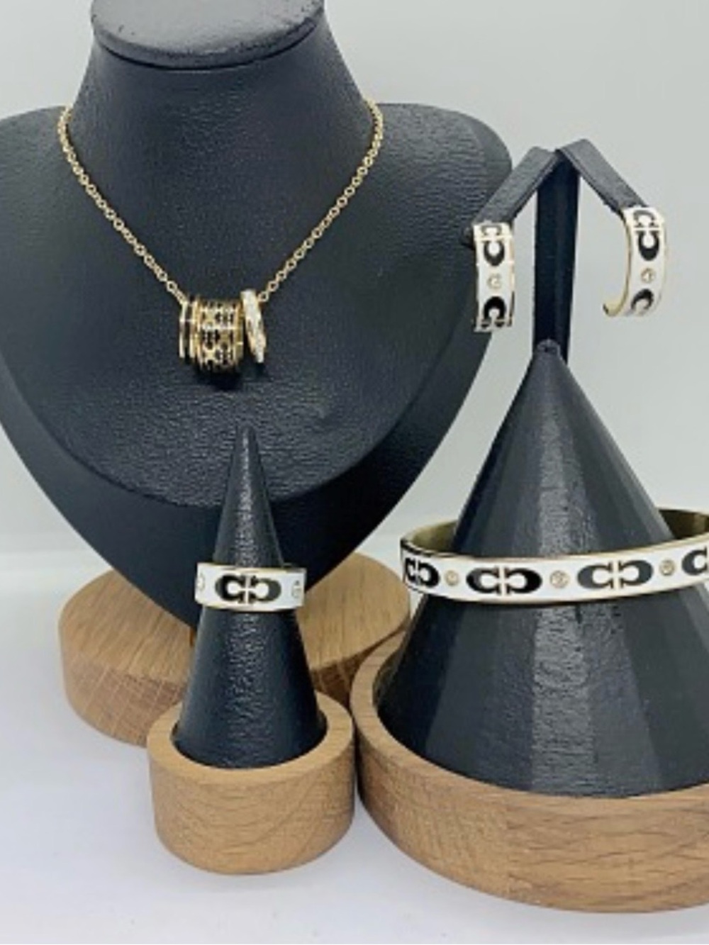 Gold and White Interlocking Logo Jewelry Set - Women
